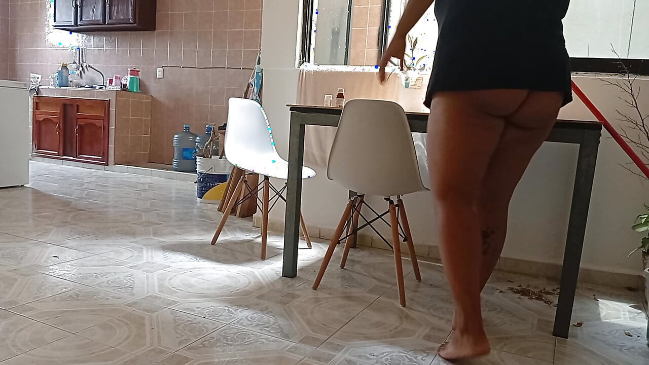 Ostavio sam snimku mobitela dok je gospođa čistila u četvrtom stanu