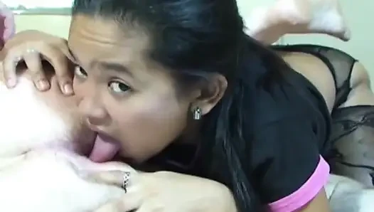 Exklusive philippinische amateurin sarah tiefe kehle, pissen, harter sex, zweimal sperma im mund.