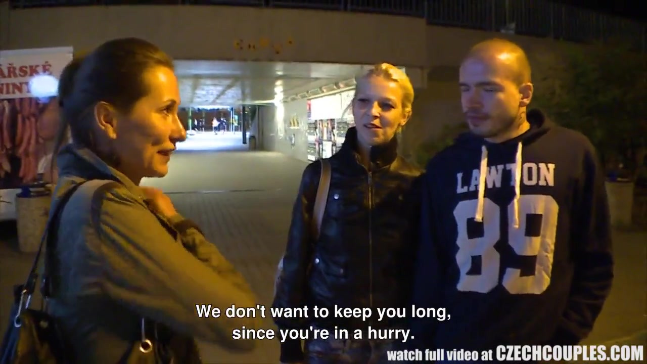 Gf交換のためにお金を稼ぐ美しいチェコ人ペア