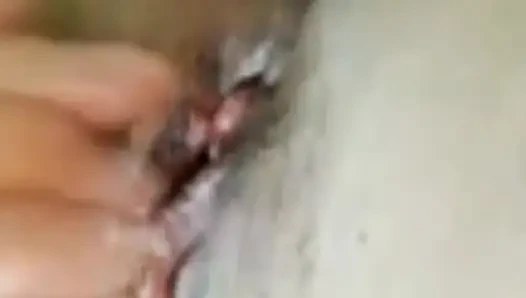 Her iki gün video kamerada seks yapıyoruz.