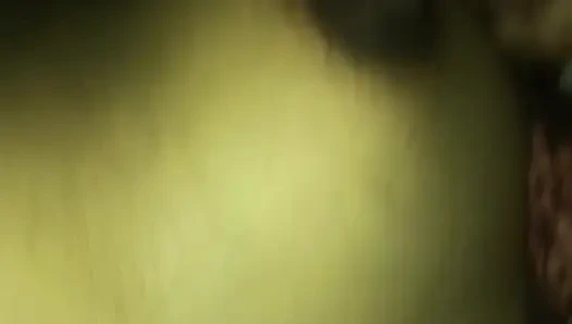 Islak sulu amcığı sikiyor