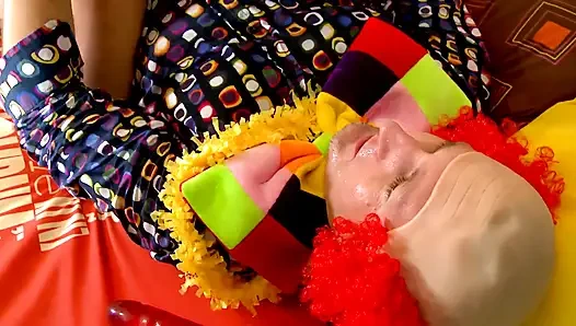 трахаться до тех пор, пока киска не утечет, а затем сперма на сиськах