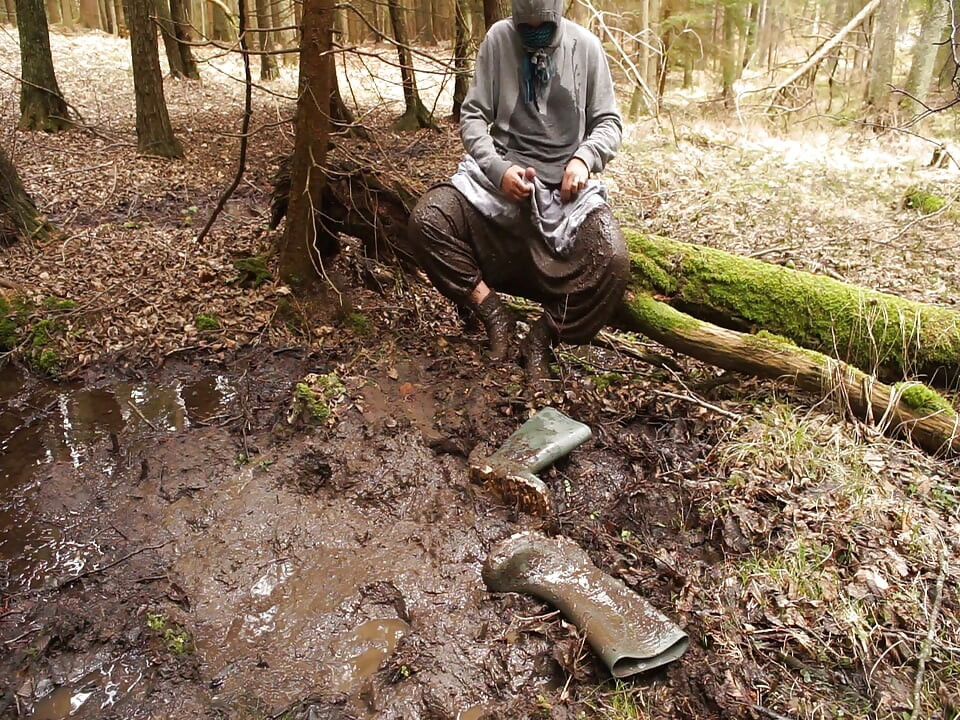 sweatpants wank in forest 2