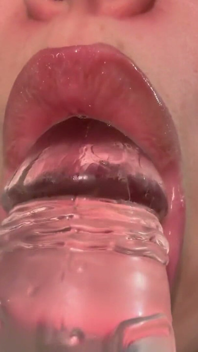 AWESOME SPITTING MOUTH LATINA  Ebony big mouth | Clip 2