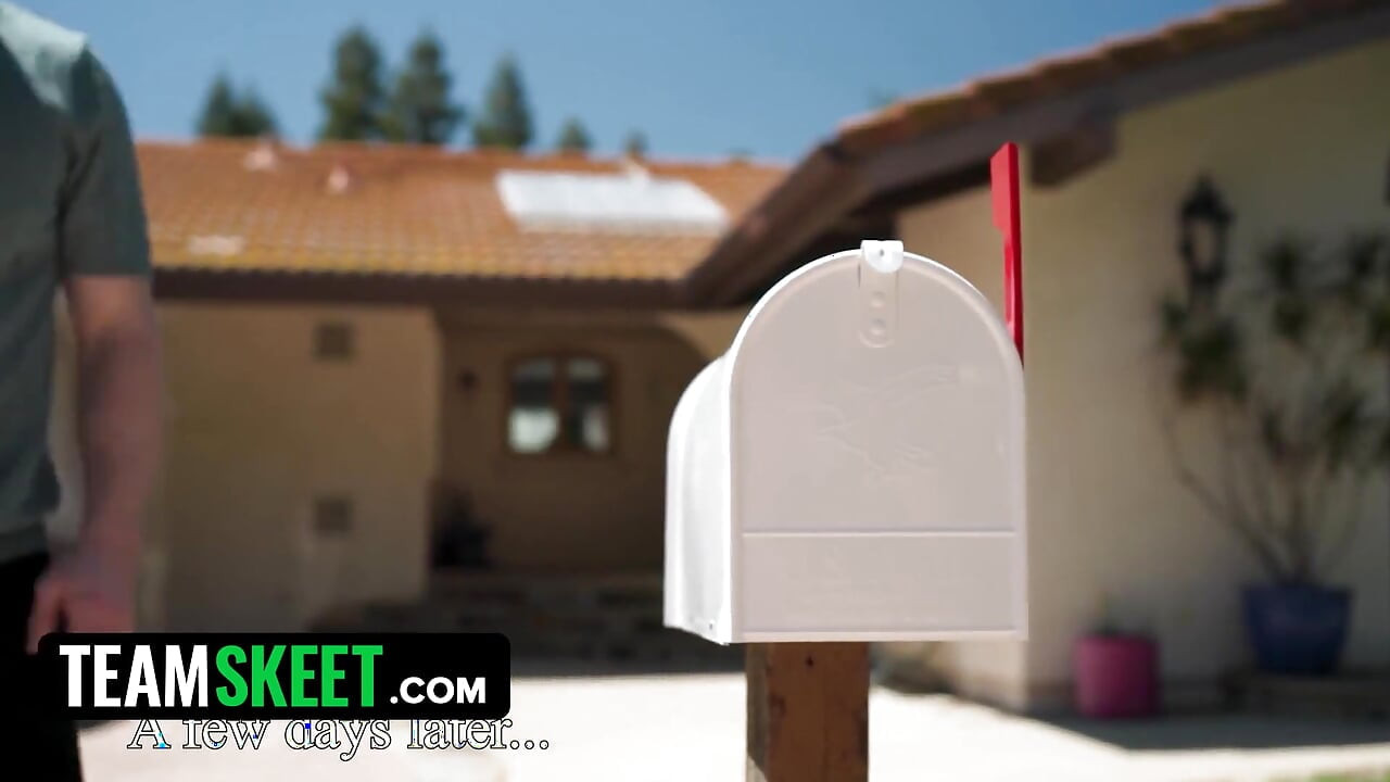 Ryan Keely and Chloe Rose Star in a Voyeuristic XXX Files Foursome Episode