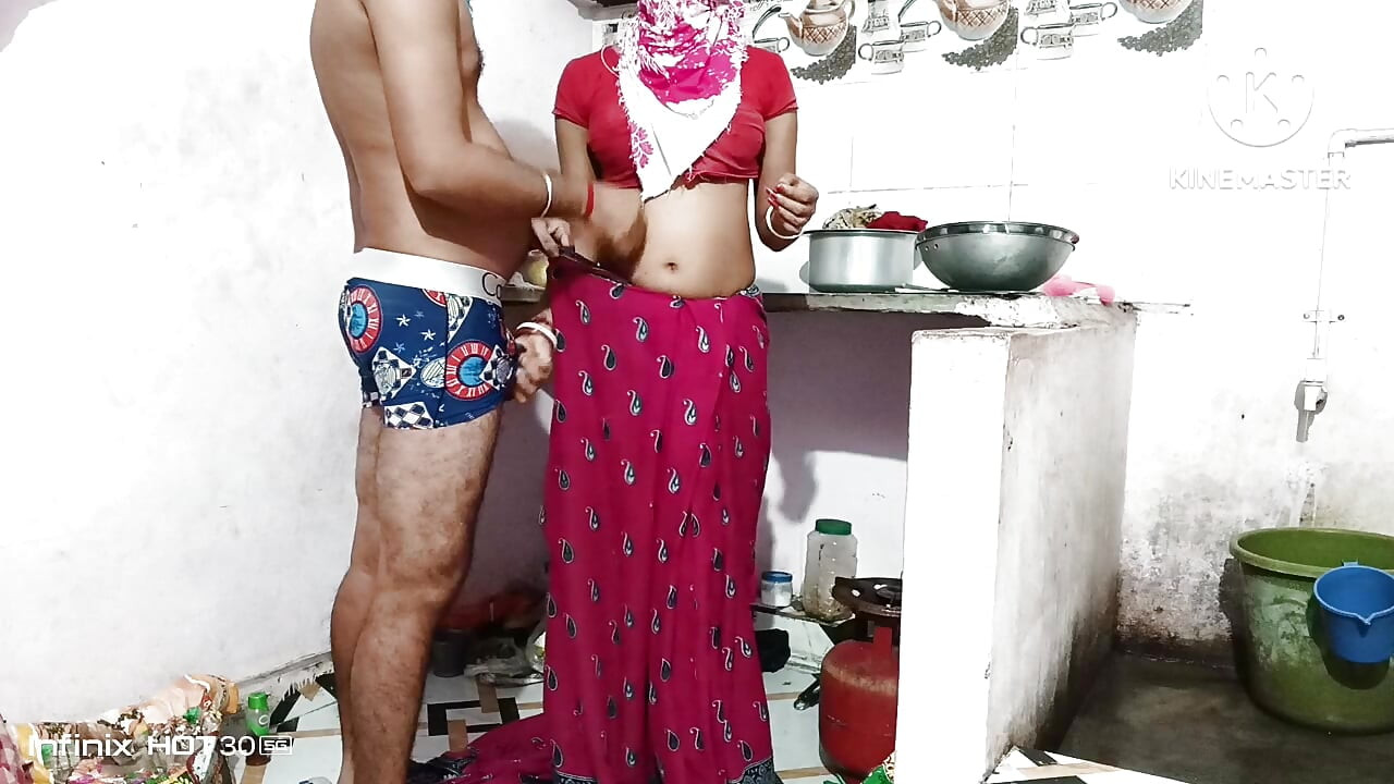 Kichen room me bhabhi ko bhiya pichhese pela