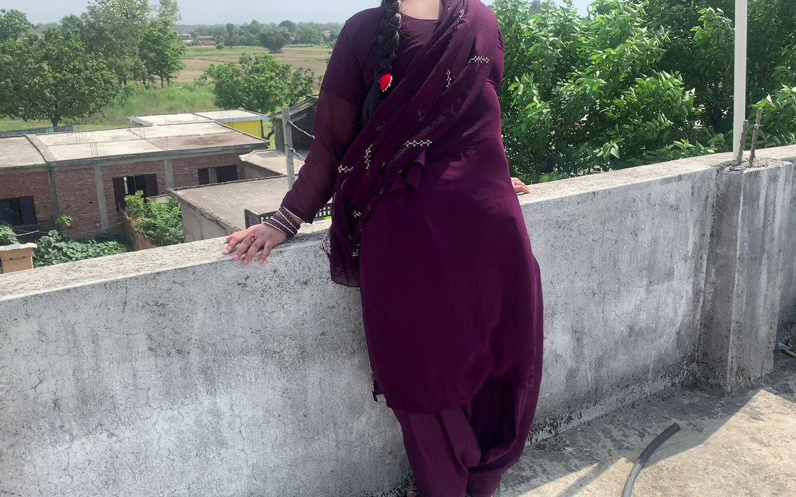 Làm tình mạnh bạo đầy đủ với xuất tinh bên trong