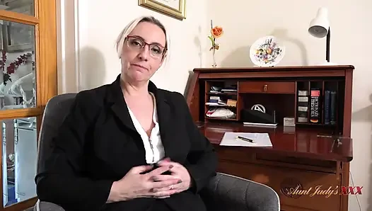 Auntjudysxxx - büyük memeli orta yaşlı seksi kadın müdiresi Keira'nın seni ofisinde görmesi gerekiyor