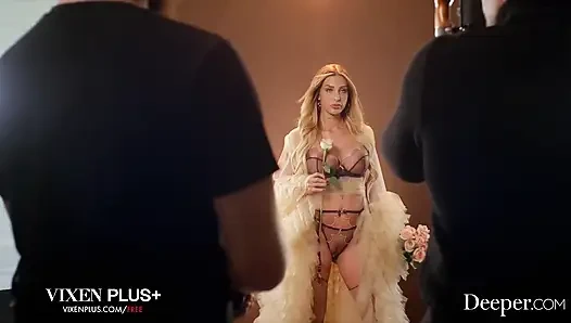 Глубже. Сексуальная модель Azul показывает своему клиенту ее шаловливую сторону