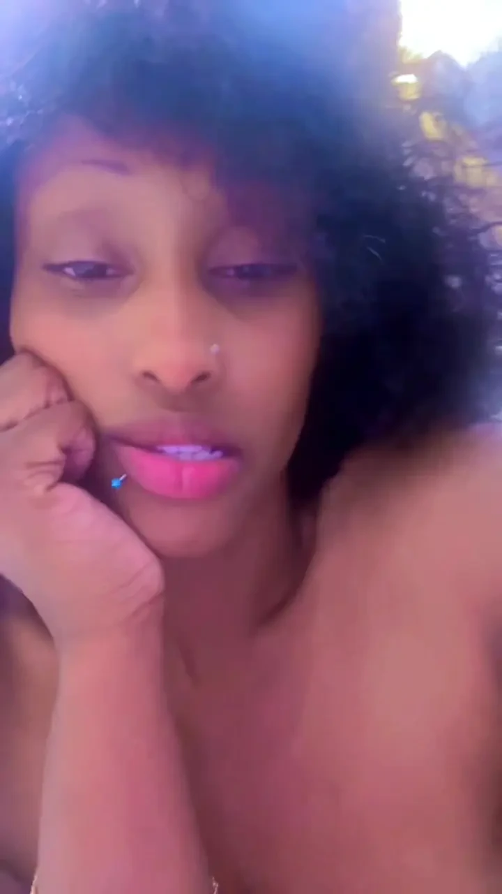 舔我的阴户直到我射精! 苗条的黑人女郎! ! Yoni Pretty&Pink