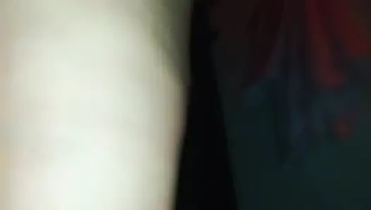 Diese muschi abspritzen und mit sperma füllen