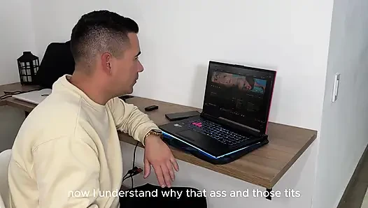 Ich erwischte den computertechniker beim masturbieren auf meinen videos und er fickt am ende meinen großen latina-arsch - Devil Khloe