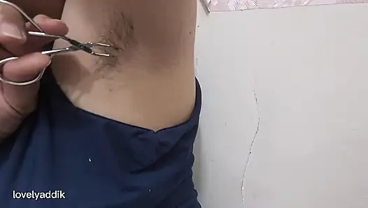 Koltuk altımdaki saçımı çıkartıyor