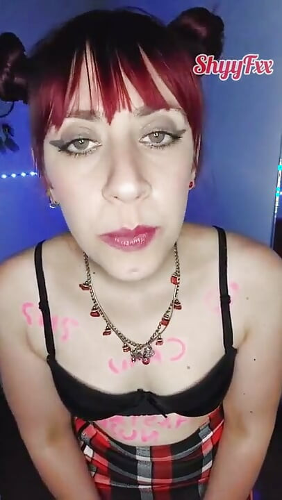 Shyyfxx colegiala caliente le ruega a su enamorado que la desvirgue antes de terminar el colegio p1 joi