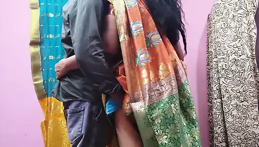 Bhavana teyze benden hoşlanıyor. Onunla romantizm ve ateşli seksle ilgileniyorum