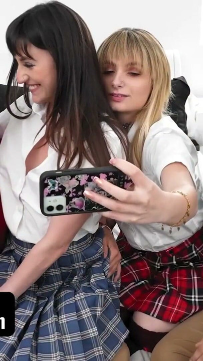 (Inception Porno Parodi) Üvey kız kardeşlerimizi rüyanın içinde sikiyoruz | Klip 2