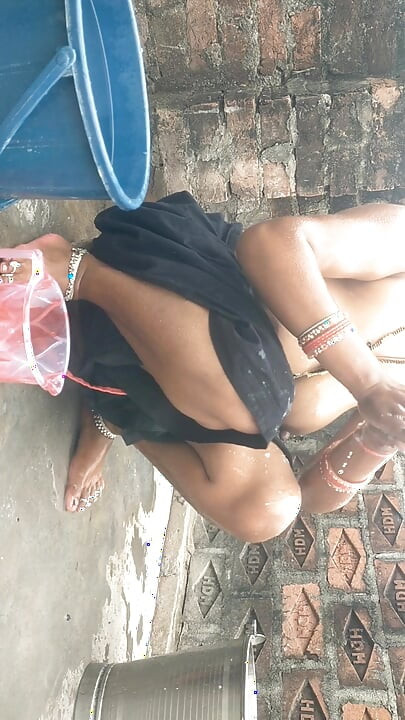 Köylü kız seks videolarının tadını çıkarıyor Hintçe ses