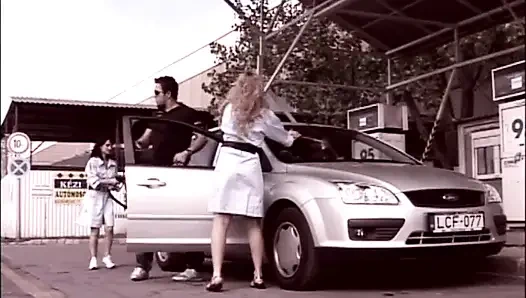 Seksi büyük memeli sarışının büyük anal sikişi