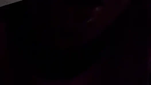 Bugün FaceTime görüntülü görüşmesinde bir hayranımı sikiyorum