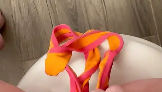 Sıkı amcığımı dolduruyor