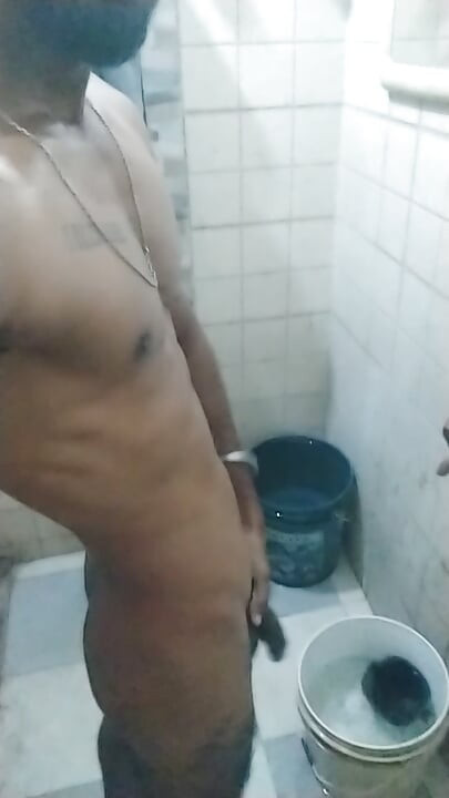 ฉันอาบน้ําคนเดียว ได้โปรดมา