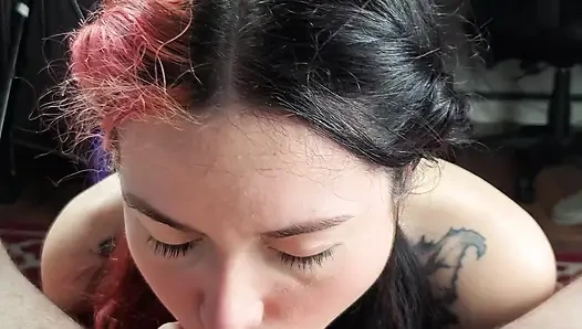 Özensiz yakın çekim bakış açısı oral seks döl yeme