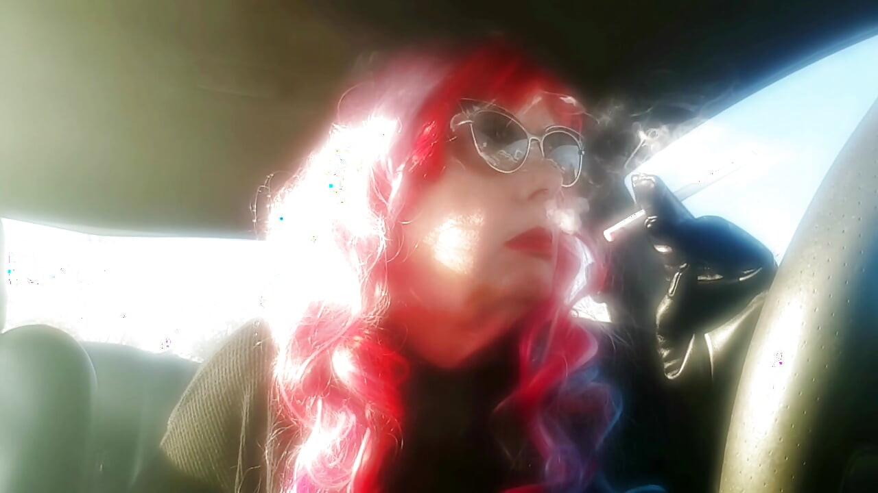 MATURE RED HEAD MRS. ROMAN CAR SMOKING VS 120 MENTHOLS