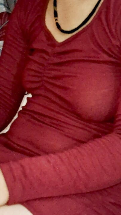 Bog boobs show in red saree Hot indian stepsister Sunni bhabhi