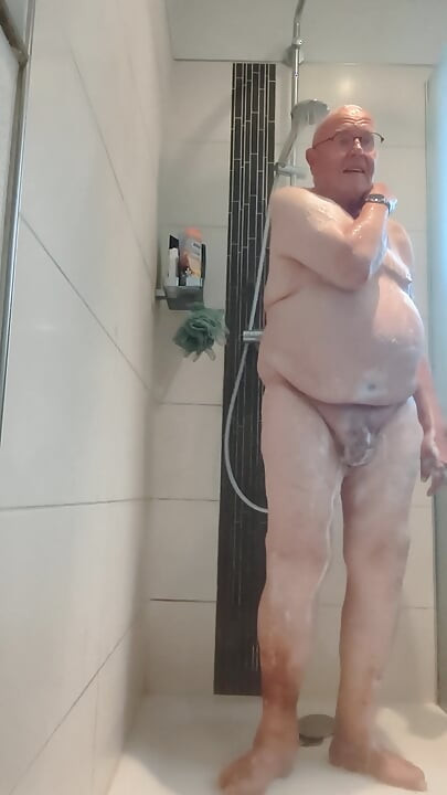 Crossdressing Nd Shower From Close