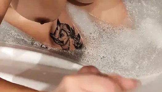 Real Married MILF Sucked and Jerked Me off While Her Husband Was at Work. I Really Want to Fuck Her