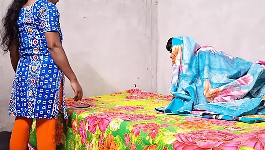 Abang tiri dan adik tiri ngentot di kamar