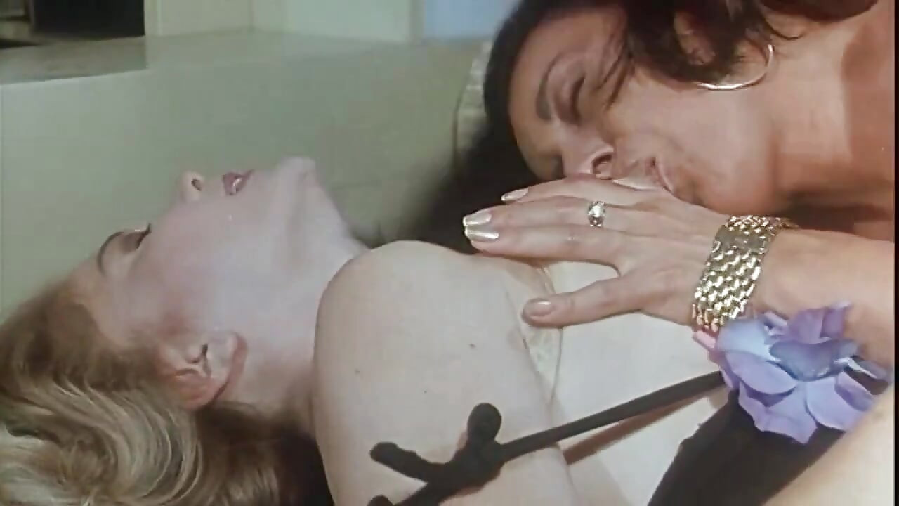 Two vintage sluts lick each other
