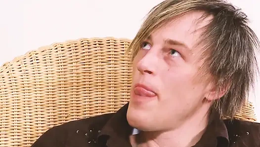 Altın zevkler sahne 1_sexy iç çamaşırlı sarışın orta yaşlı seksi kadın takma yarak ve sonra büyük bir yarağın tadını çıkarıyor