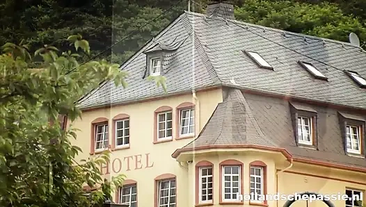 Talitha fickt Damian am pool