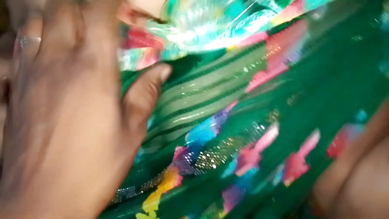 Sıcak Hint bhabhi'min desi anal seks videosu