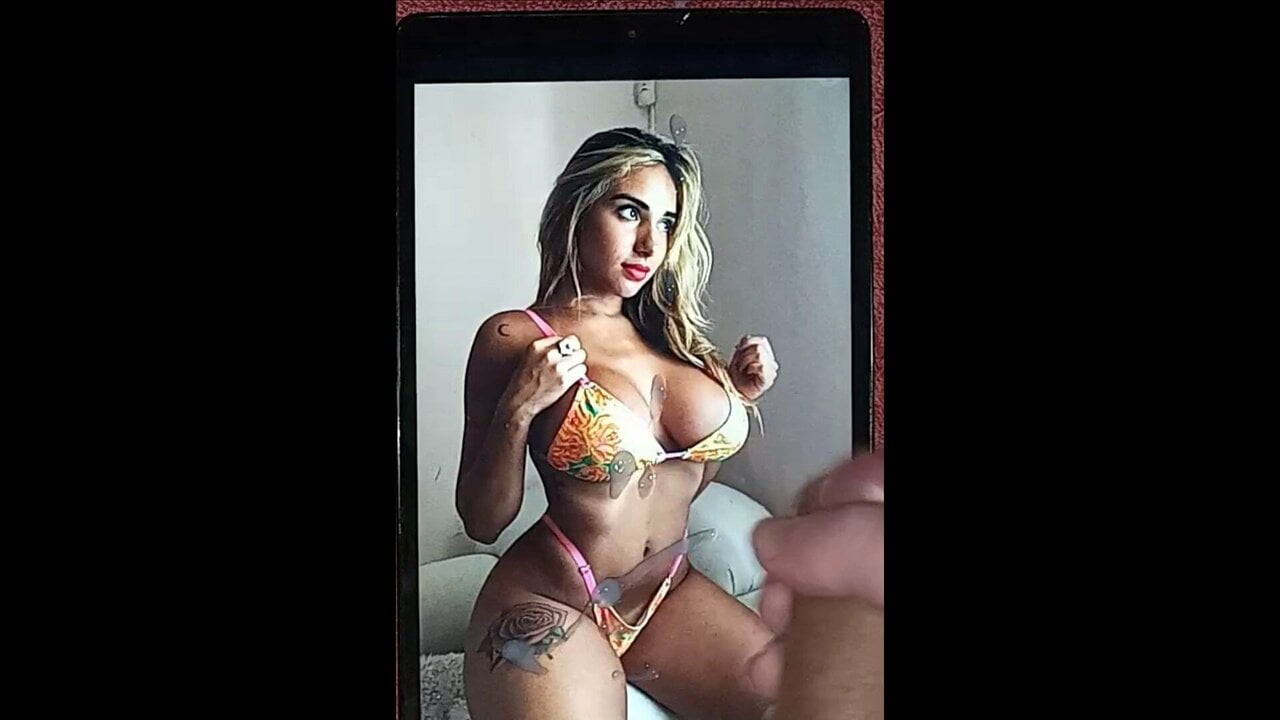 Cum tribut Camila Engelberger
