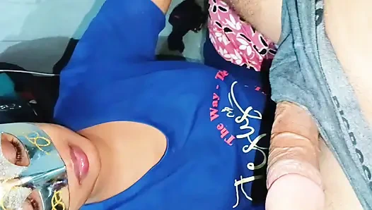 Bhabhi desa India mengisap kontol besar untuk mani muncrat di mulut, video seks oral terbaik ngentot wajah dalam tenggorokan