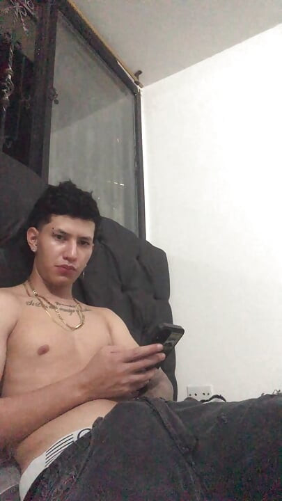JERKING OFF MY STEPSISTER'S PANTIES