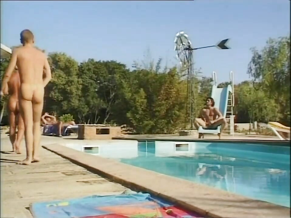 Pussy licking cock sucking pussy fucking in the swimming pool