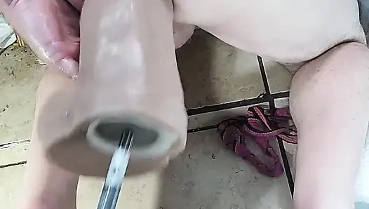 Büyük hankeys oyuncaklarıyla sikiş makinem