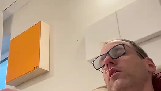 Tom Quinn yine yüzüne ateş ediyor