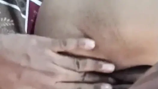 Karı koca hırsız ve ev sahibi ile sikişiyor