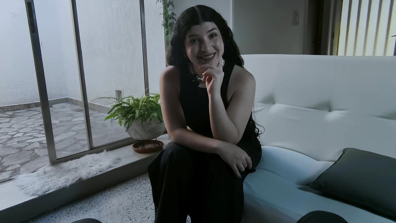 Mi cita de milf gótica hace una instrucciones de paja para mostrarme cómo correrme