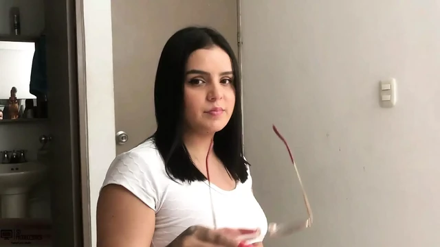 It makes me hot to see my stepbrother's cock, I suck it and then let him fuck my pussy - Porn in Spanish