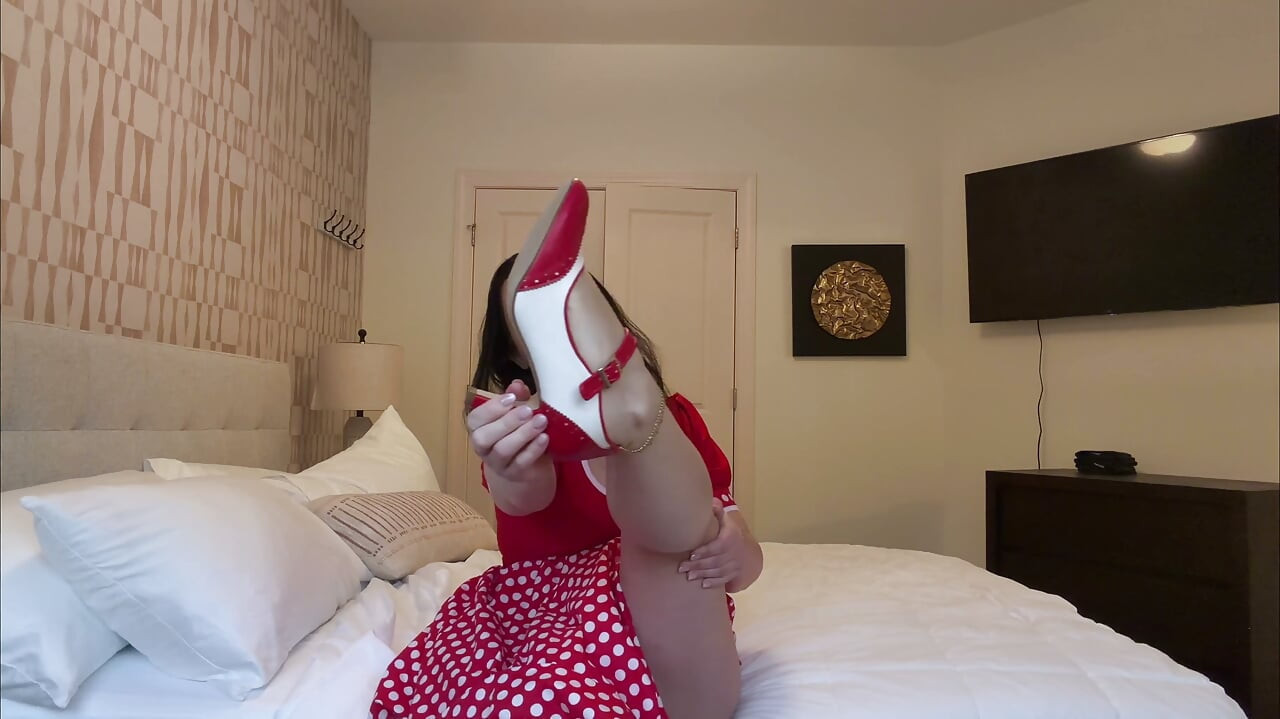 ¡La sensual paja de los 50 pies de Tilly Mcreese - fantasía 4k en primer plano - seducción de suela le espera!