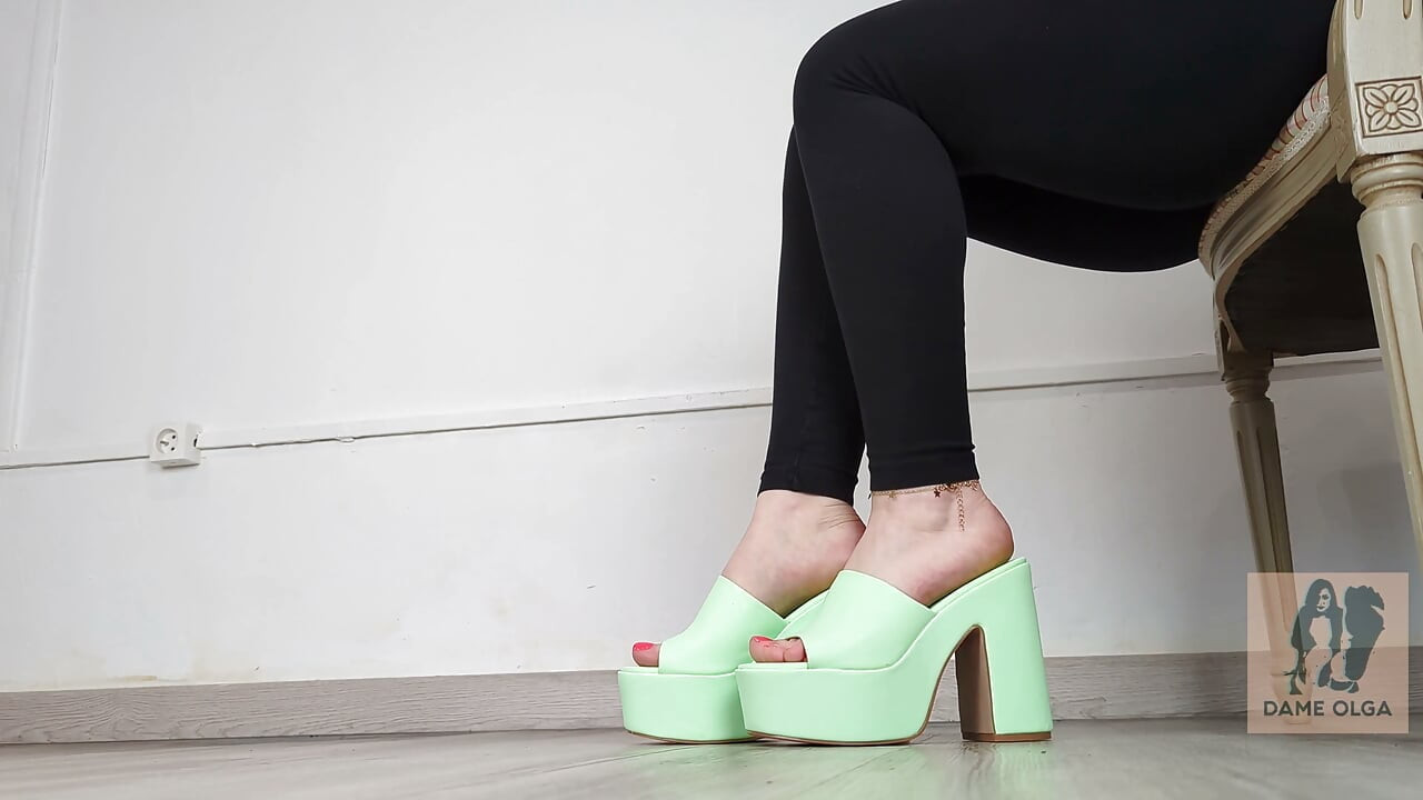 (669) Kolekcija cipela: Green Block Heel Mules - Dame Olga (4k)