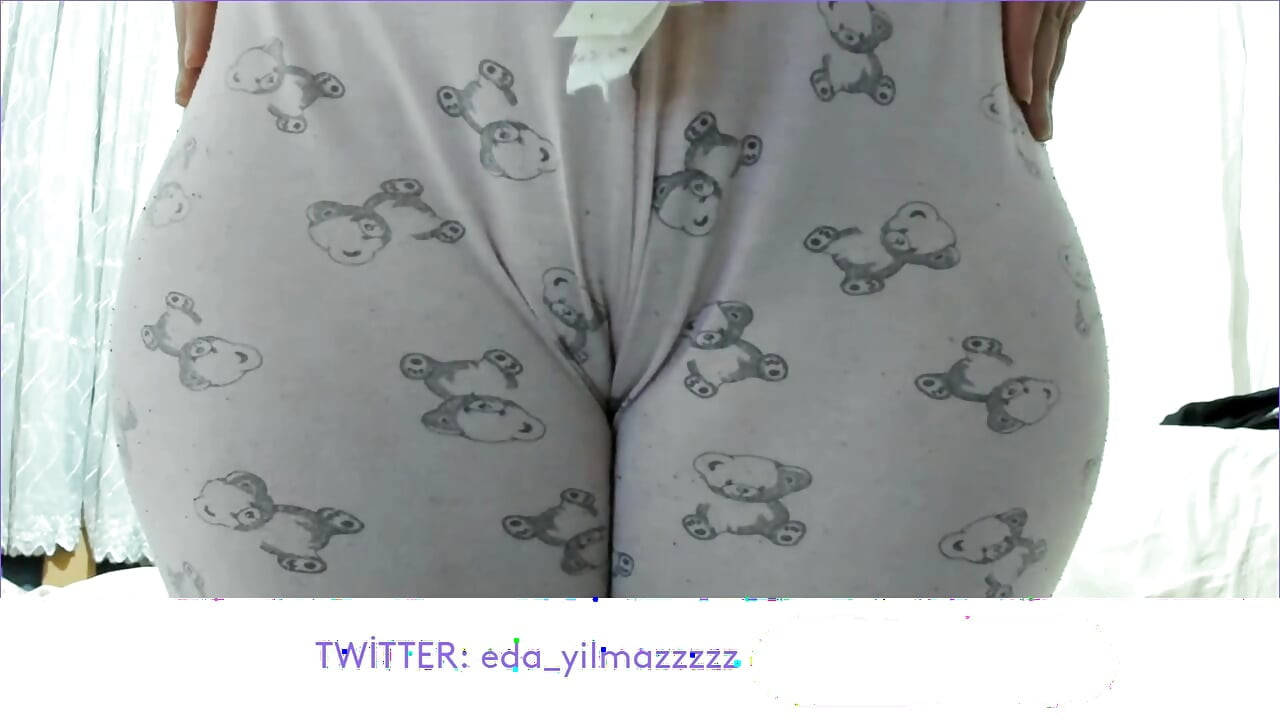 CAMELTOE- MASTURBATION IN PAJAMAS- TURKISH MILF- TURKISH PORN
