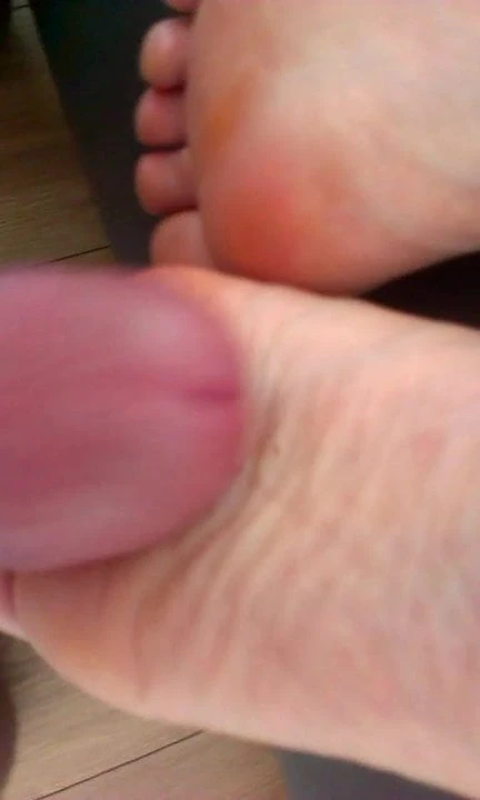 Dick play with feet