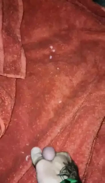 Solo cumshot