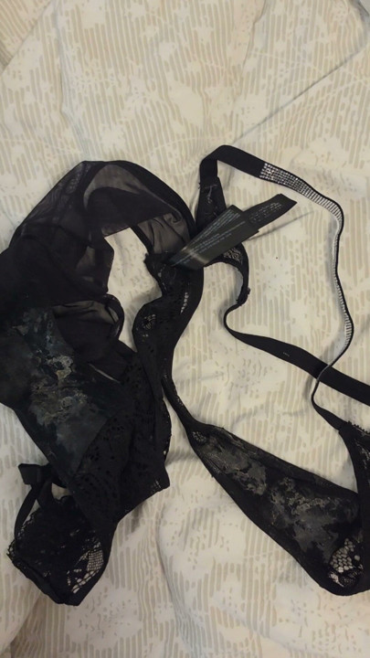 Panties Wet
Can someone tell me why my panties are full of pussies juice? Well, store in the trash anyway